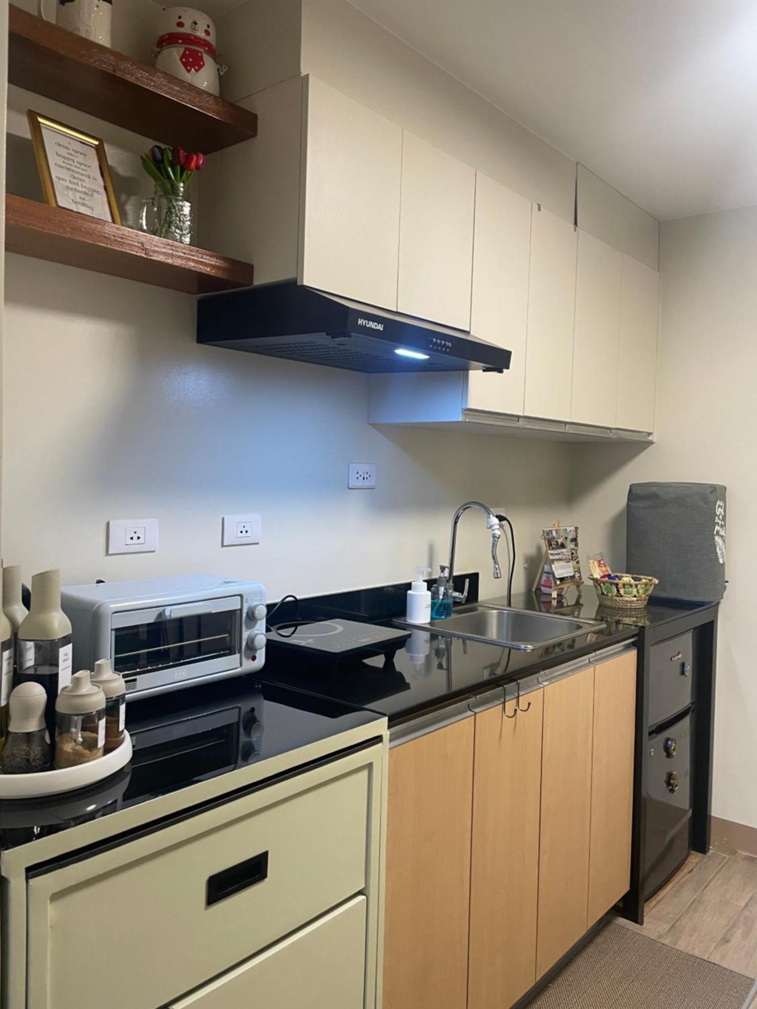 Condo Home With Fast Wifi In Bacolod City Экстерьер фото